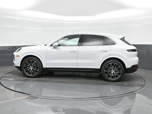 New 2026 Porsche Cayenne image 2