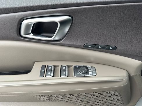 New 2026 Kia Carnival EX FWD image 11