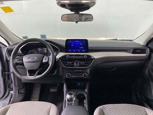 Used 2022 Ford Escape SE w/ Cold Weather Package image 3