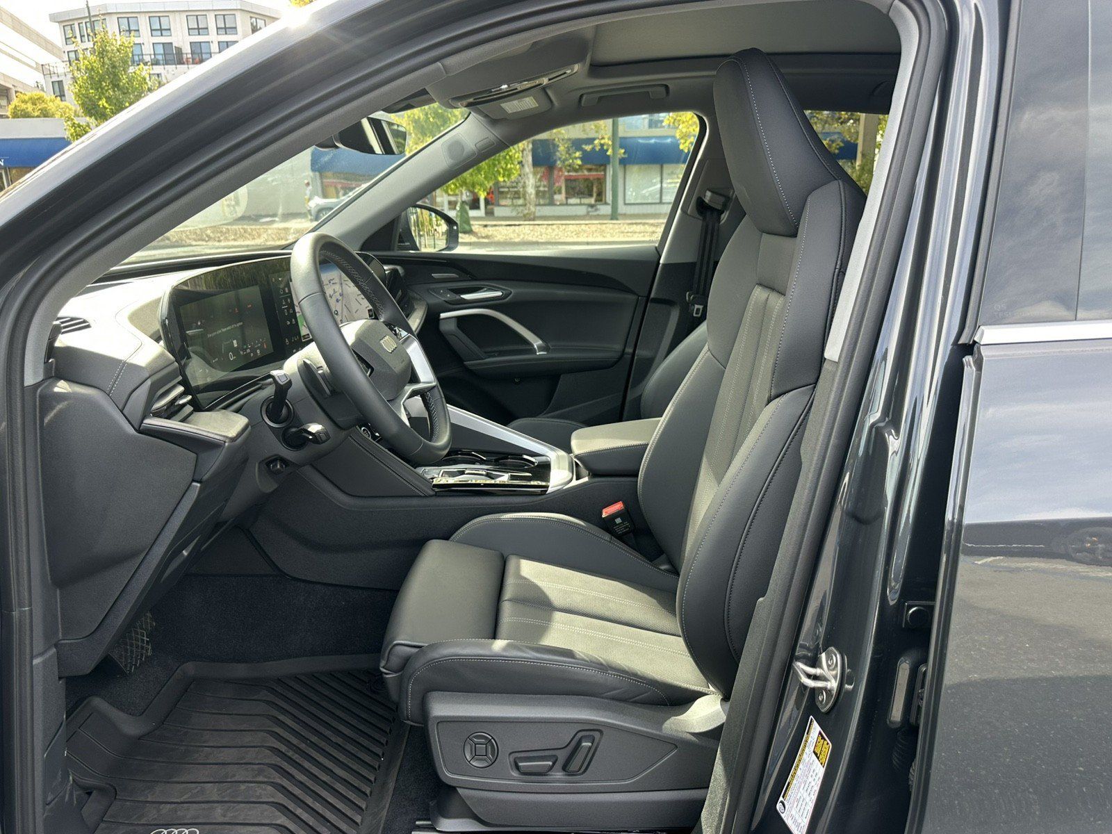 Used 2025 Audi Q5 Premium Plus AWD/4WD image 18