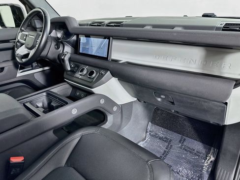 Certified 2023 Land Rover Defender 110 S AWD/4WD image 28