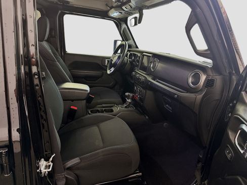 Used 2023 Jeep Wrangler Unlimited Rubicon 4xe w/ Cold Weather Group AWD/4WD image 32