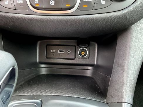 Used 2024 Chevrolet Equinox LT AWD/4WD image 18