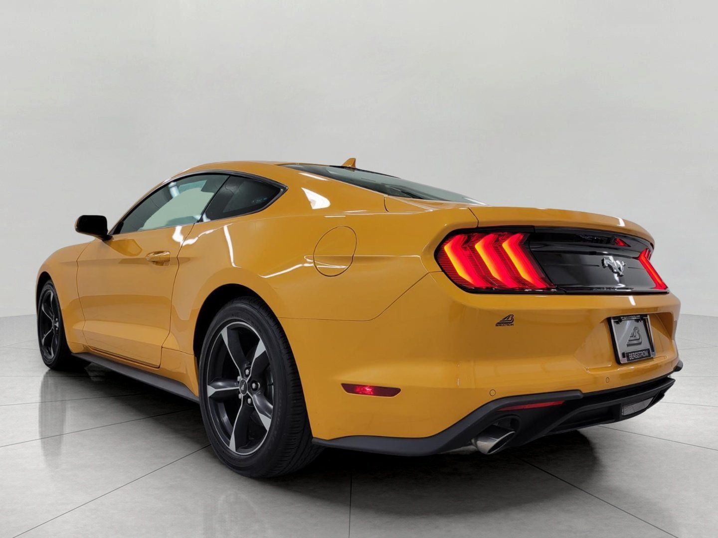 Certified 2022 Ford Mustang Coupe w/ Equipment Group 101A RWD image 45