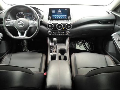 Used 2023 Nissan Sentra SR w/ SR Premium Package FWD image 2