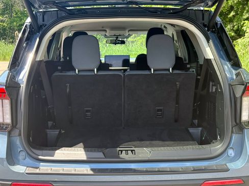 Certified 2025 Ford Explorer Active AWD/4WD image 14