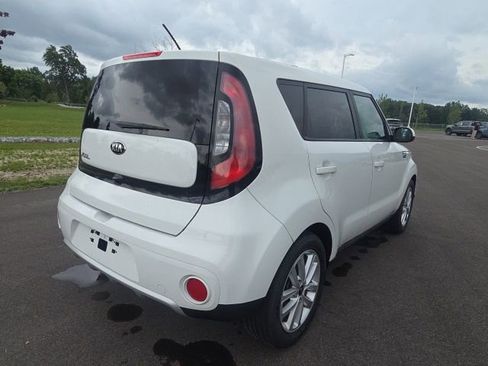 Used 2017 Kia Soul + FWD image 8