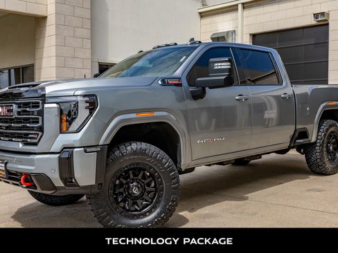 Used 2025 GMC Sierra 2500 AT4 w/ Technology Package AWD/4WD image 5