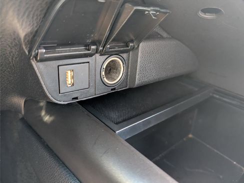 Used 2021 Toyota Camry SE FWD image 17
