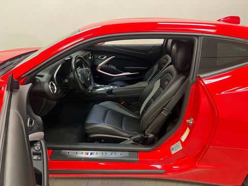 Used 2021 Chevrolet Camaro SS RWD image 24