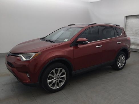 Used 2018 Toyota RAV4 Limited FWD image 2