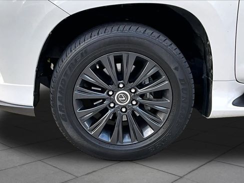 Used 2022 Lexus GX 460 Luxury w/ Sport Design Package AWD/4WD image 11