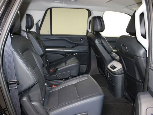 New 2026 Lincoln Navigator L Premier AWD/4WD image 33