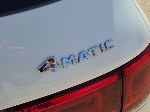 Used 2021 Mercedes-Benz GLB 250 GLB 250 image 13