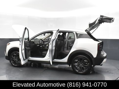 Used 2025 Nissan Kicks SR w/ SR Premium Package AWD/4WD image 33