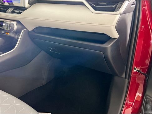 Used 2025 Toyota RAV4 XLE w/ Convenience Package FWD image 33