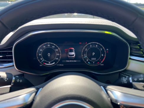 New 2025 Jaguar F-PACE R-Dynamic S AWD/4WD image 25