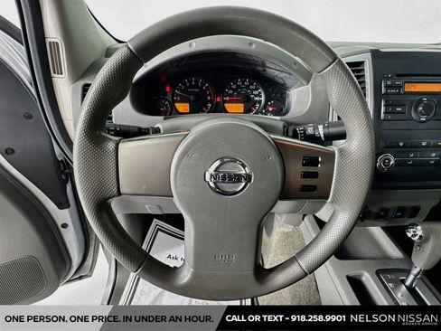 Used 2011 Nissan Frontier SV AWD/4WD image 11