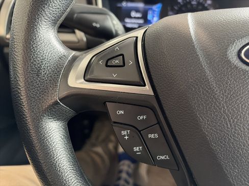 Used 2017 Ford Fusion SE image 36