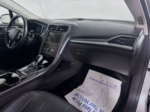 Used 2016 Ford Fusion Titanium FWD image 27