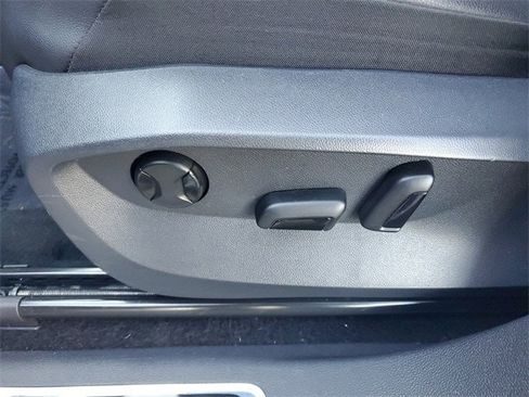 Certified 2022 Volkswagen Tiguan SE R-Line image 20