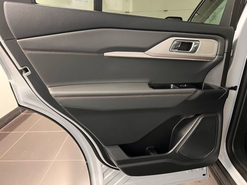 New 2026 Ford Explorer Active w/ Active Comfort Package image 33