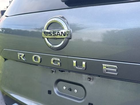 Used 2021 Nissan Rogue SV AWD/4WD image 17