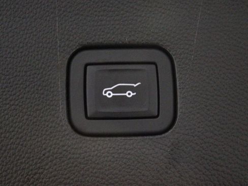 Used 2024 Buick Enclave Premium image 22