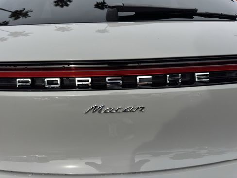 Used 2024 Porsche Macan image 7