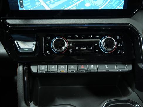 New 2026 GMC Sierra 2500 AT4 w/ AT4 Premium Plus Package image 40