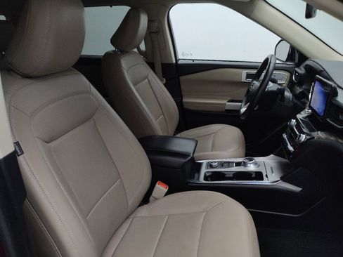 Used 2022 Ford Explorer Limited w/ Equipment Group 301A image 21