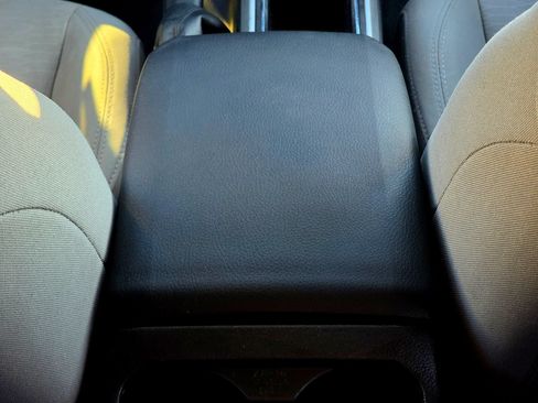 Used 2016 Toyota Tacoma SR5 AWD/4WD image 21