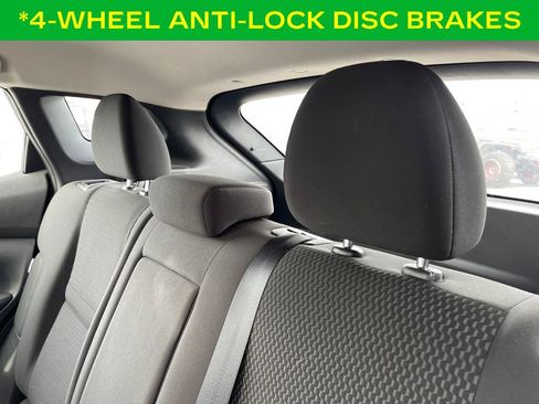 Used 2022 Nissan Rogue Sport S image 16