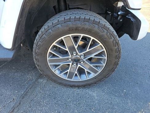 Used 2024 Jeep Wrangler High Altitude image 10