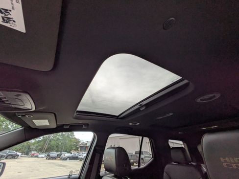 Used 2023 Chevrolet Traverse High Country w/ LPO, Floor Liner Package image 15