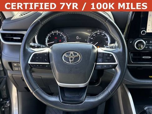 Used 2023 Toyota Highlander XLE FWD image 19