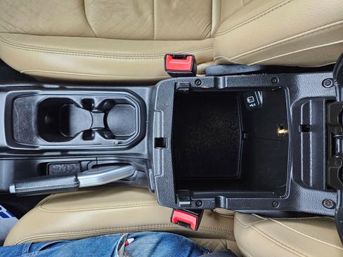 Used 2018 Jeep Wrangler Unlimited Sahara image 18