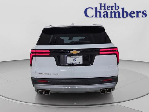 Used 2025 Chevrolet Traverse LT AWD/4WD image 12