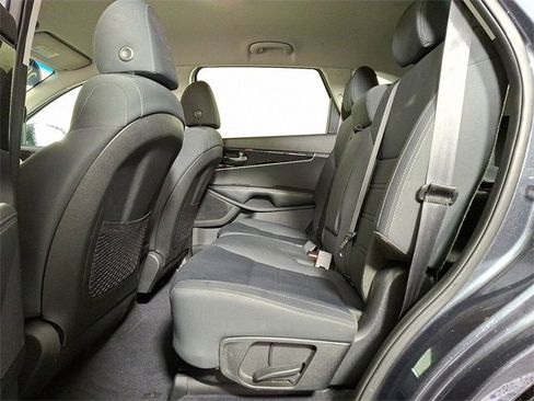 Used 2020 Kia Sorento LX image 13
