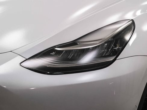 Used 2022 Tesla Model Y Long Range AWD/4WD image 12