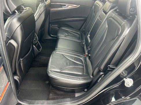 Used 2017 Lincoln MKX Reserve w/ Lincoln MKX Climate Package image 16