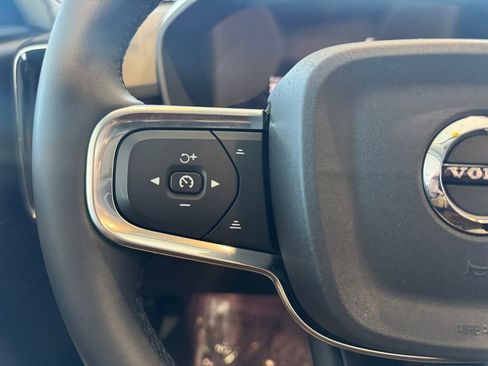 Certified 2025 Volvo XC40 B5 Core image 14