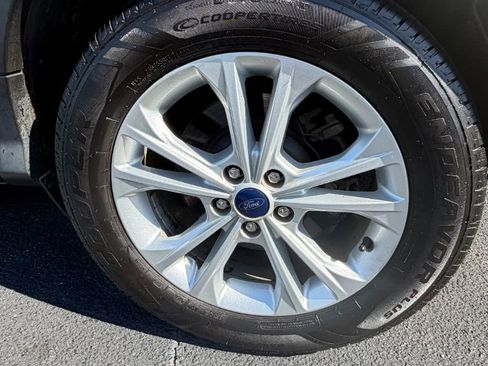 Used 2018 Ford Escape SEL FWD image 9