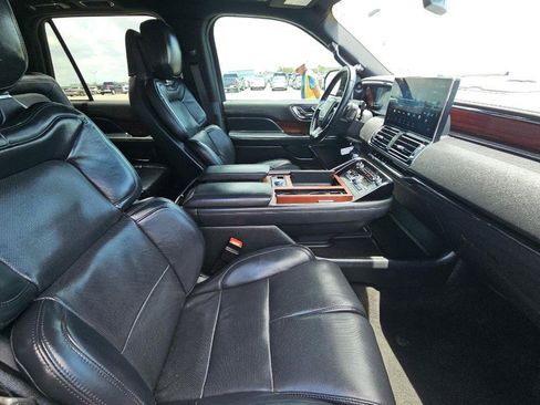 Used 2022 Lincoln Navigator L Reserve w/ Monochromatic Package RWD image 14