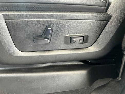 Used 2026 RAM 2500 Laramie AWD/4WD image 40