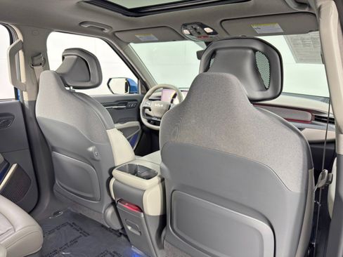 Used 2024 Kia EV9 Land image 38