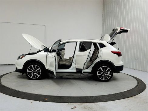 Used 2018 Nissan Rogue Sport SL image 12