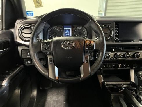 Used 2021 Toyota Tacoma TRD Off-Road w/ TRD Premium Off Road Package AWD/4WD image 22