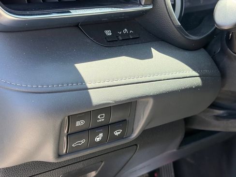 Used 2021 Toyota Highlander Limited AWD/4WD image 8
