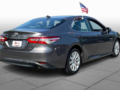 Used 2019 Toyota Camry LE FWD image 12